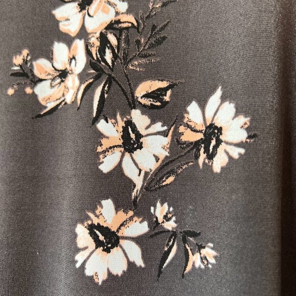 Torrid Tank Womens Size 1 Studio Knit High Neck Keyhole Back Floral Lightweight - Picture 9 of 15